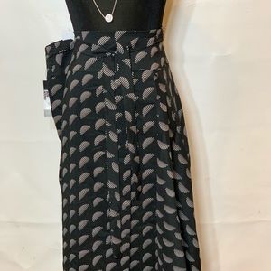 Blk Asymmetric wrap skirt